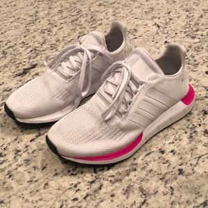 Adidas Swift Run white/pink YOUTH size 6.5